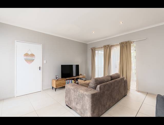 4 BEDROOM FREESTANDING FOR SALE IN PARKLANDS